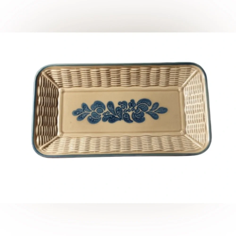 Pfaltzgraff Yorktown woven ceramic bread tray